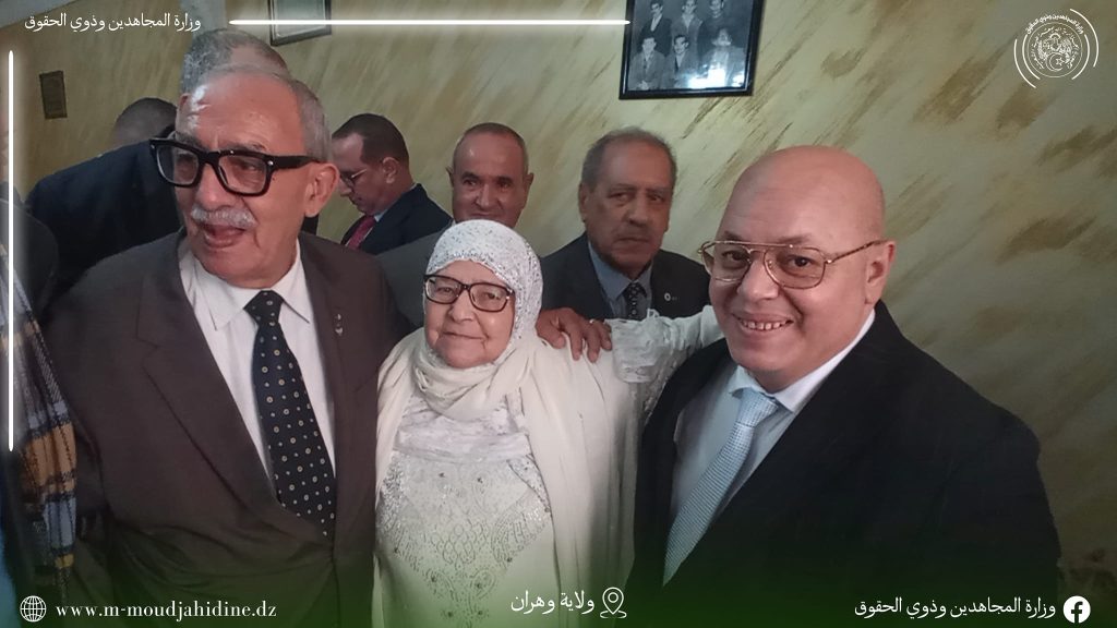 وزير المجاهدين وذوي الحقوق السيد العيد ربيقة ، يقوم بزيارة منزلية تفقدية للمجاهد عياد بن قدور (5)