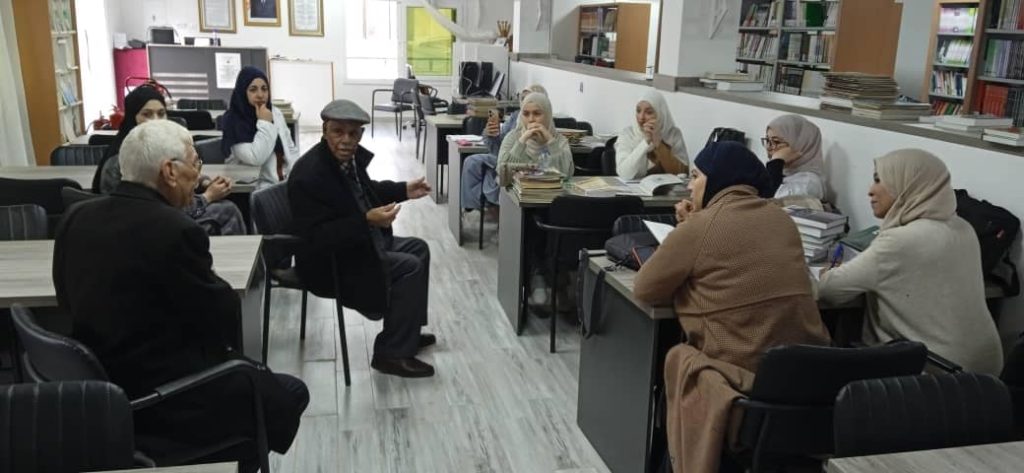 جلسة تفاعلية بين مجاهدين وطلبة ماستر من قسم التاريخ بجامعة الجزائر 2