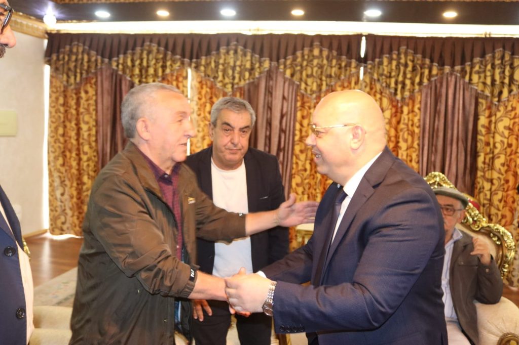 حفل استقبال أقيم على شرف الأسرة الثورية وكذا إطارات وموظفي القطاع ، تم خلاله تبادل التهاني بمناسبة عيد الفطر المبارك (11)