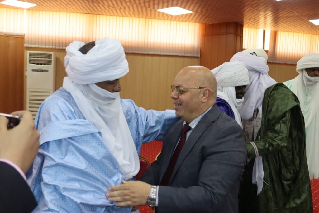 وزير المجاهدين وذوي الحقوق السيد العيد ربيقة يستقبل اعيان طاسيلي آزجر من ولايتي اليزي وجانت (11)