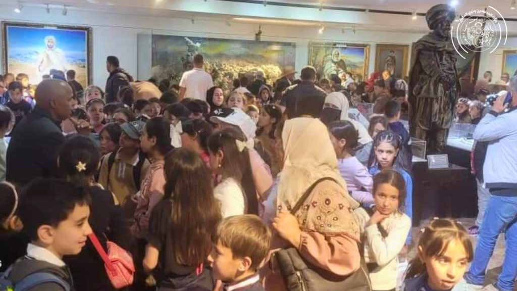 تنفيذا لتوجيهات وزير المجاهدبن وذوي الحقوق السيد #العيد_ربيقة، في تفعيل دور متاحف القطاع والحفاظ على الذاكرة الوطنية، وترسيخ الثقافة التاريخية لدى الناشئة.
?استقبل المتحف الوطني للمجاهد اليوم الجمعة 03 ماي 2024, جمهور غفير وأفواج عديدة  من براعم الناشئة من مختلف ولايات الوطن، وكلهم حب وشغف لمعرفة تاريخ وطنهم المجيد الحافل بالبطولات.
?للتذكير أبواب #المتحف_الوطني_للمجاهد مفتوح أمام زواره الكرام #طيلة_أيام_الأسبوع من 9صباحا إلى 10ليلا.