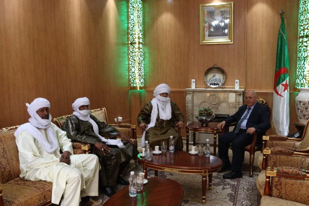 في إطار اللقاءات الدورية ، التي يعقدها وزير المجاهدين السيد العيد ربيقة (2)