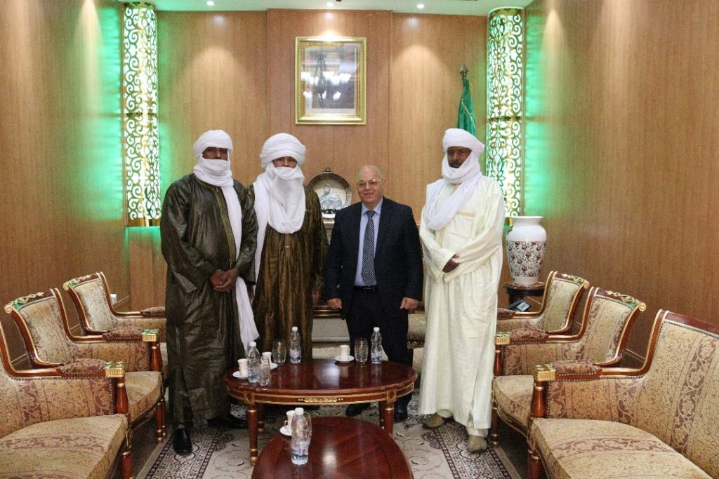 في إطار اللقاءات الدورية ، التي يعقدها وزير المجاهدين السيد العيد ربيقة (3)